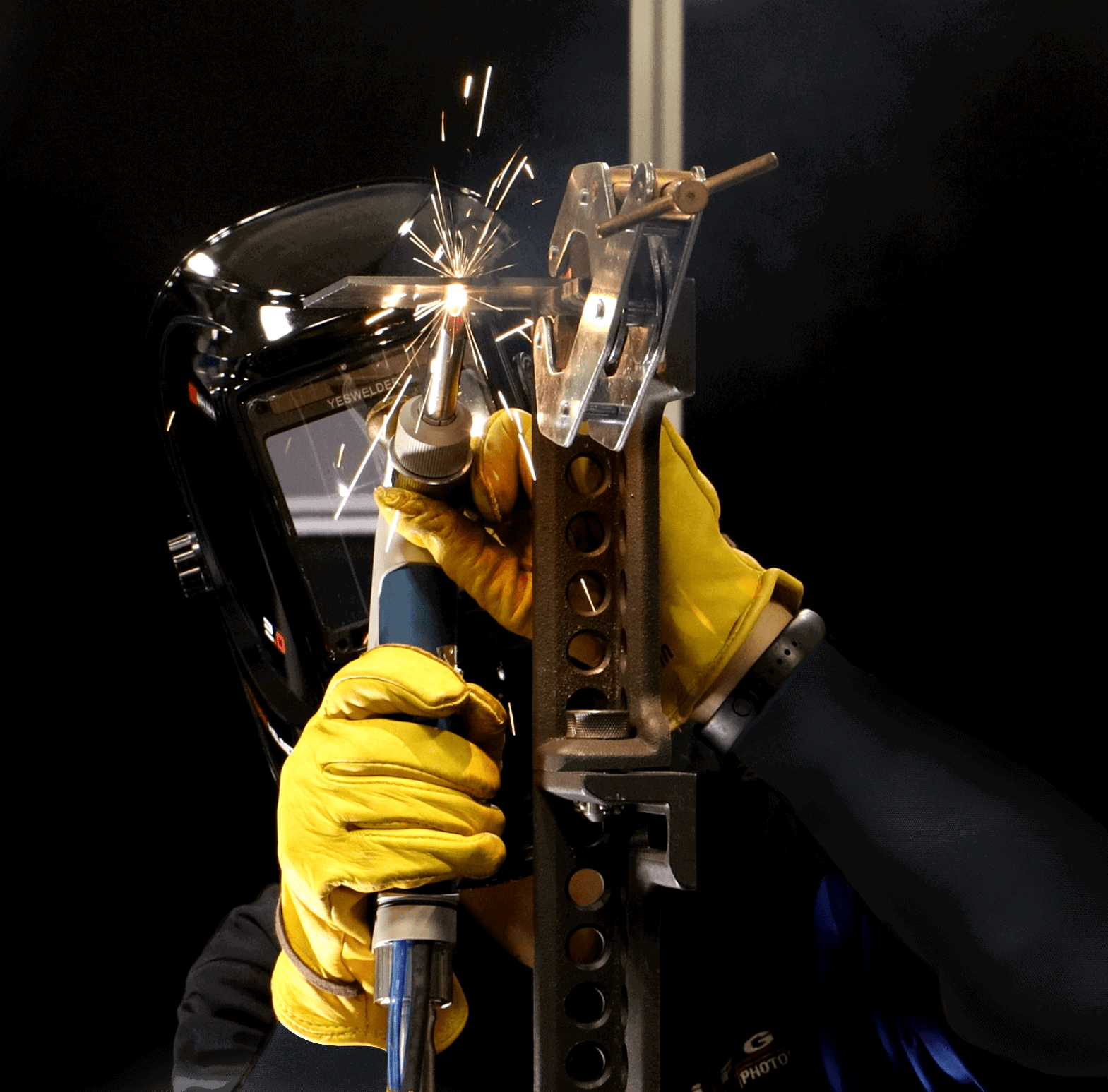 HH Welder Vertical WeldingTrans_Crop
